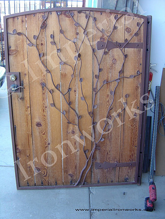 Gate (65)