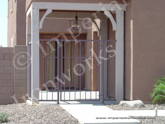 Gate (17)